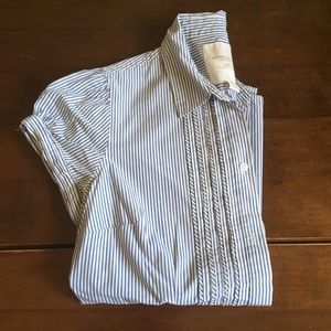 Ladies fitted button down dress shirt